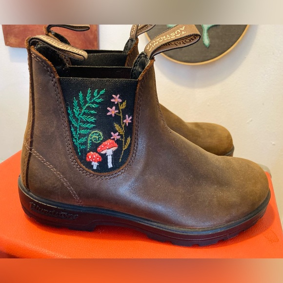 OOAK! Blundstone Chelsea Classics Leather Boots Brown Embroidered Women’s 8.5 - Picture 6 of 9
